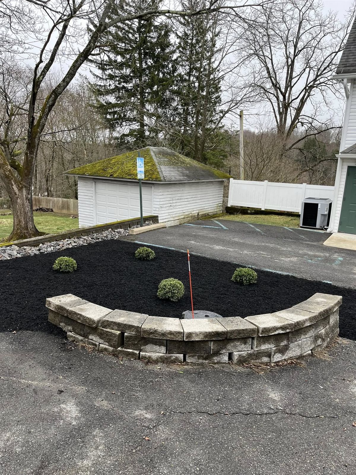 Circular Boxwood Bed